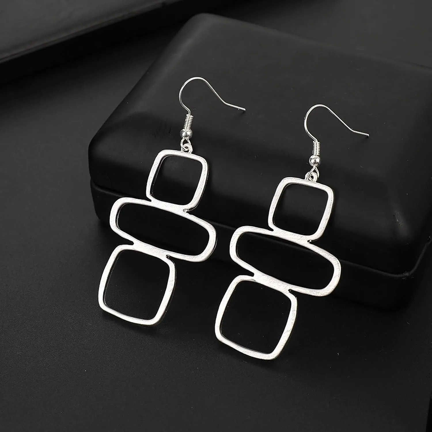 Trendy Gold Silver Geometric Dangle Earrings Geometric Statement Earrings for Women Modern Simply Alloy Drop Earrings Lightweight Jewelry